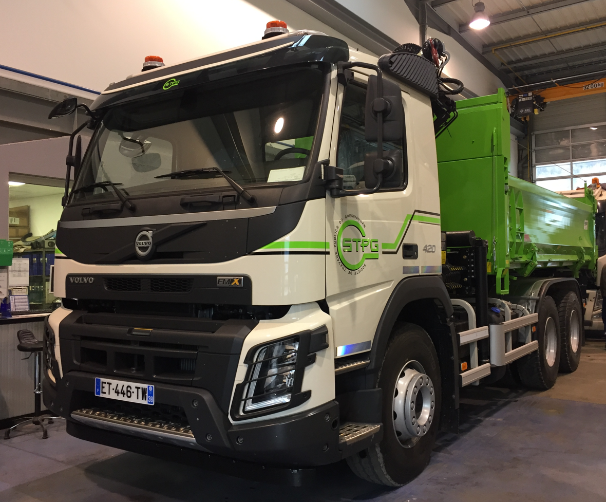 Camion 6x4 Grue VOLVO FMX420