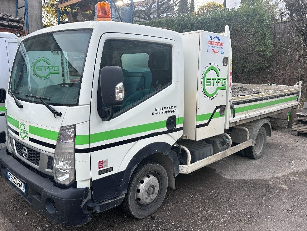 Véhicule NISSAN CABSTAR Benne 3.5T