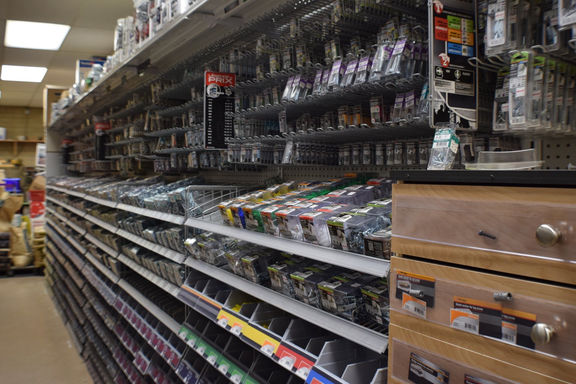 Dunbar Lumber Hardware Store, Lumber Yard & Benjamin Moore Paint