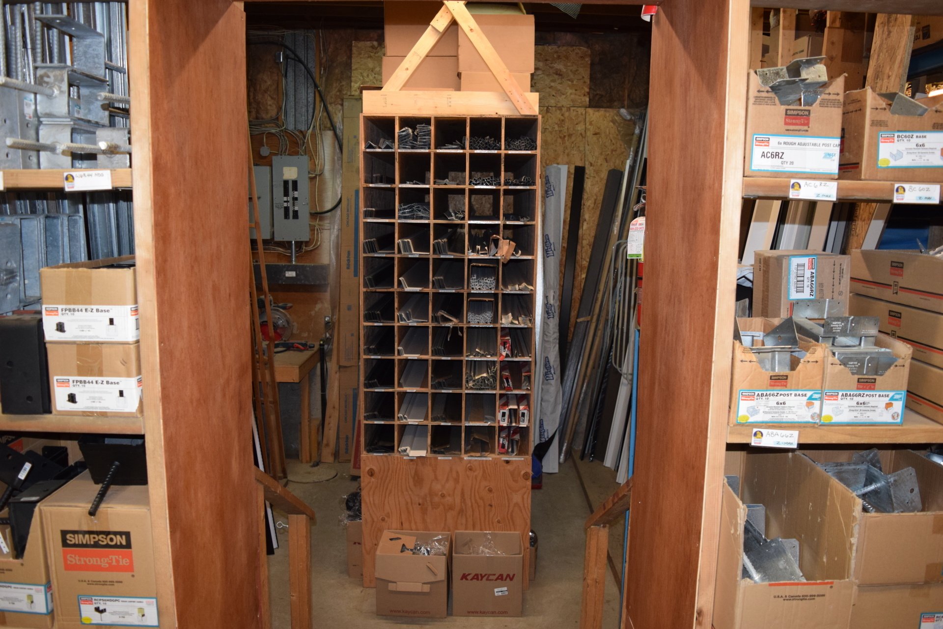 Dunbar Lumber Hardware Store, Lumber Yard & Benjamin Moore Paint