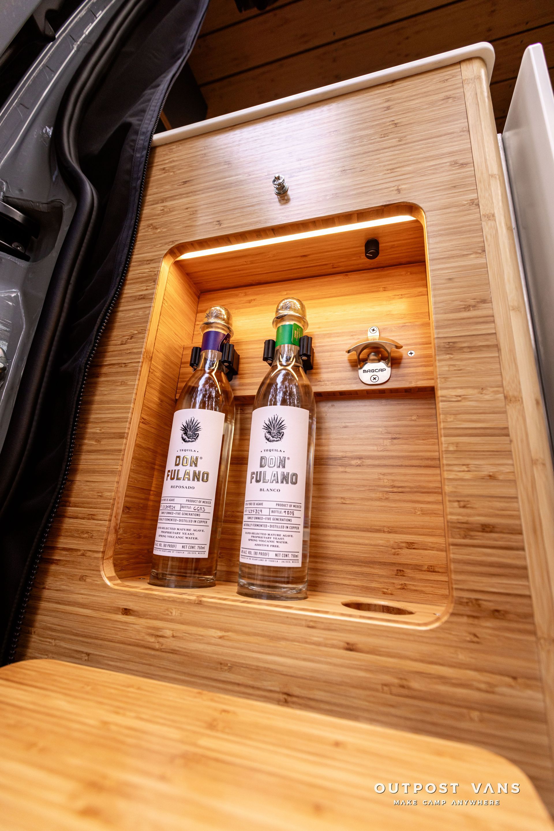 CAMPERVAN CUSTOM BUILT IN BAR
