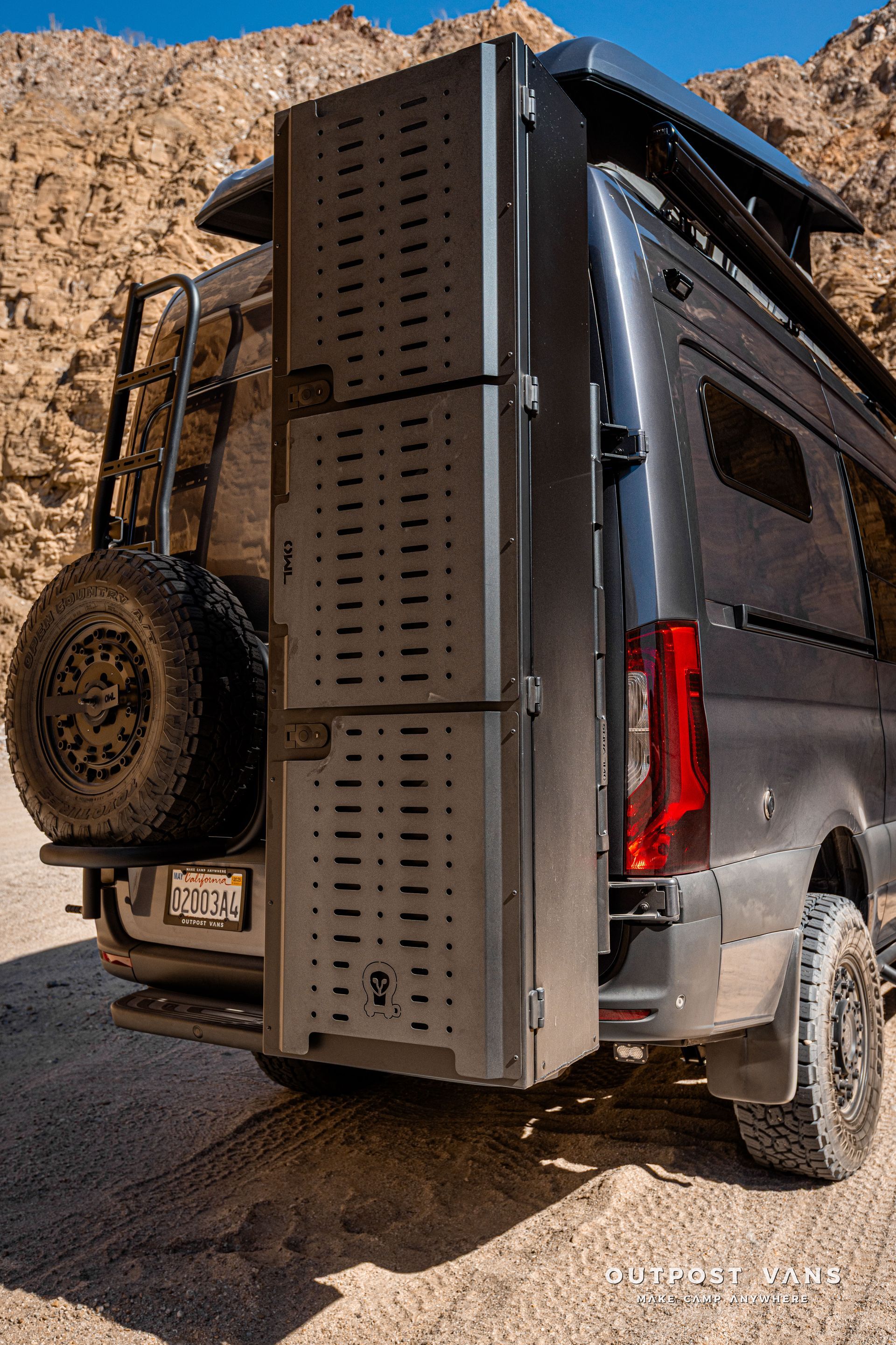 Owl vans ski box and tire carrier
