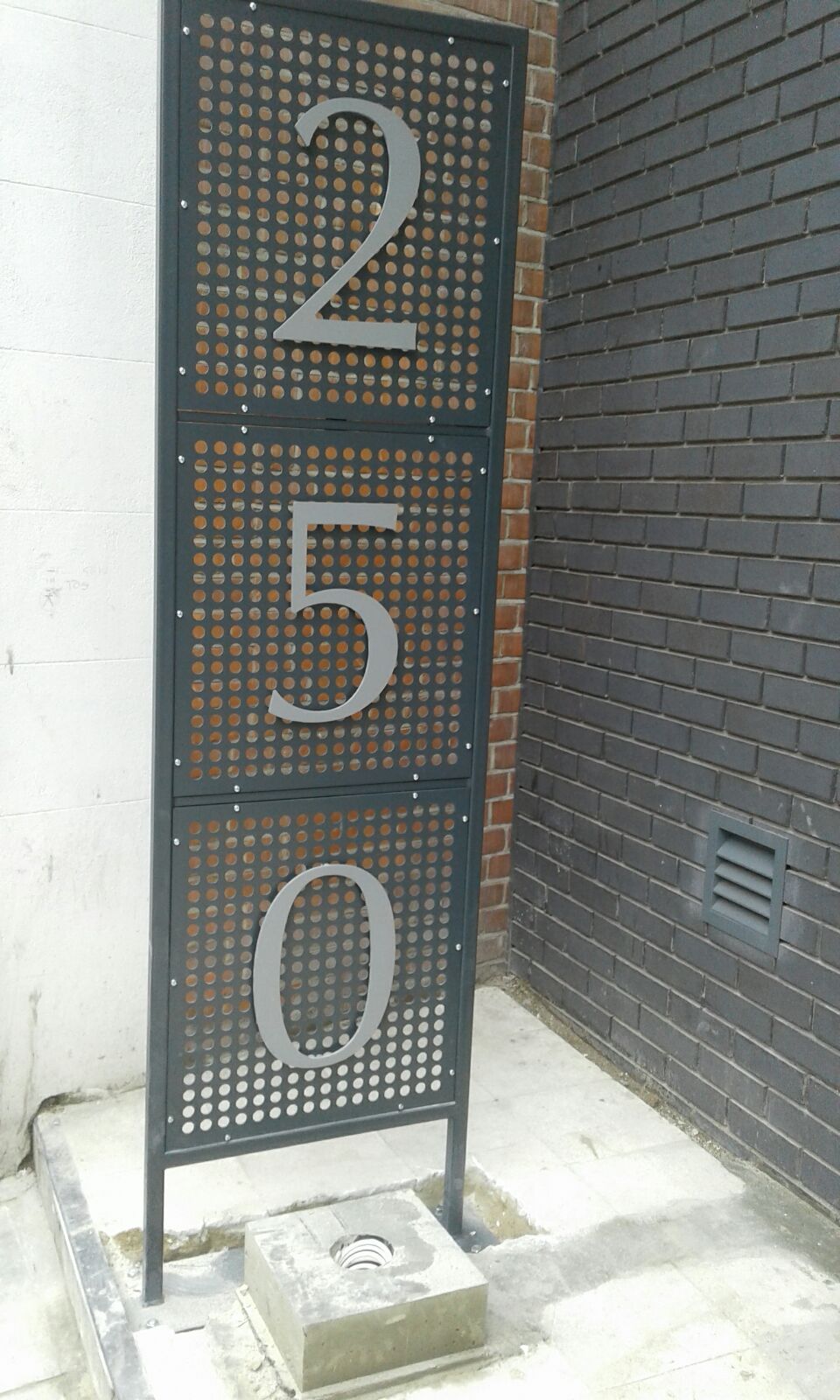 Waterloo Road – Sign