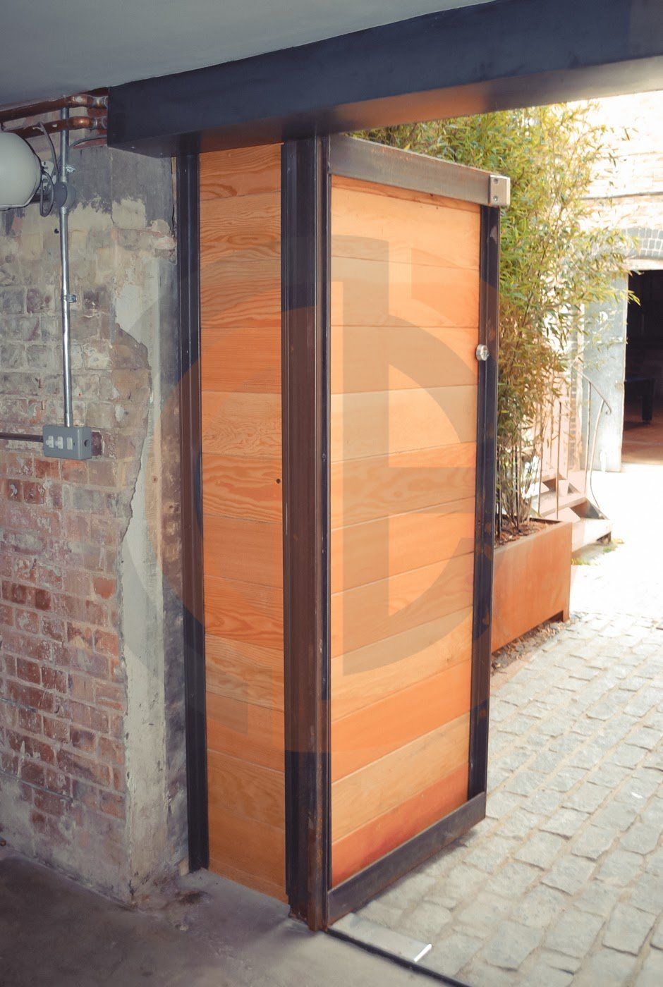 BLOK GYM HACKNEY - Entrance Doors