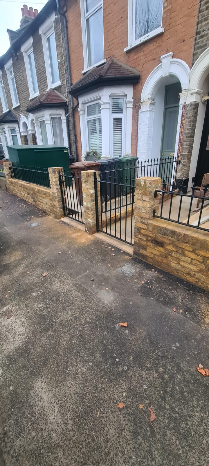 30&32 Grosvenor Road- Front railings