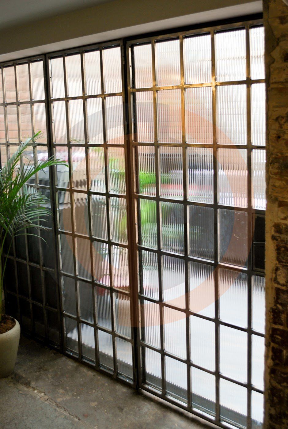 BLOK GYM HACKNEY - Table base, Bar brackets & Office Partitions