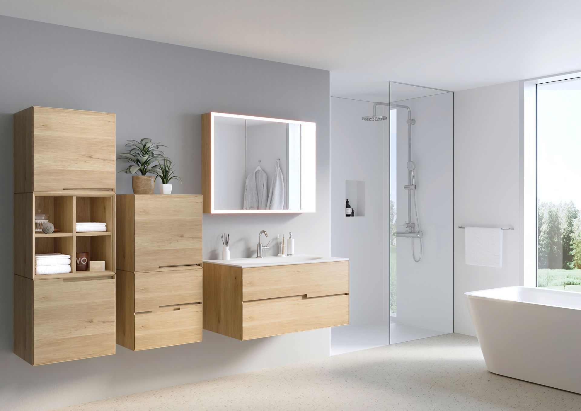 Ein Badezimmer mit Holzschränken, einem Waschbecken, einem Spiegel und einer Badewanne.