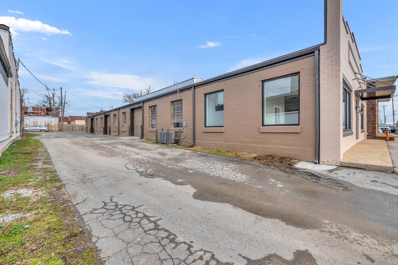 319-e-main-18