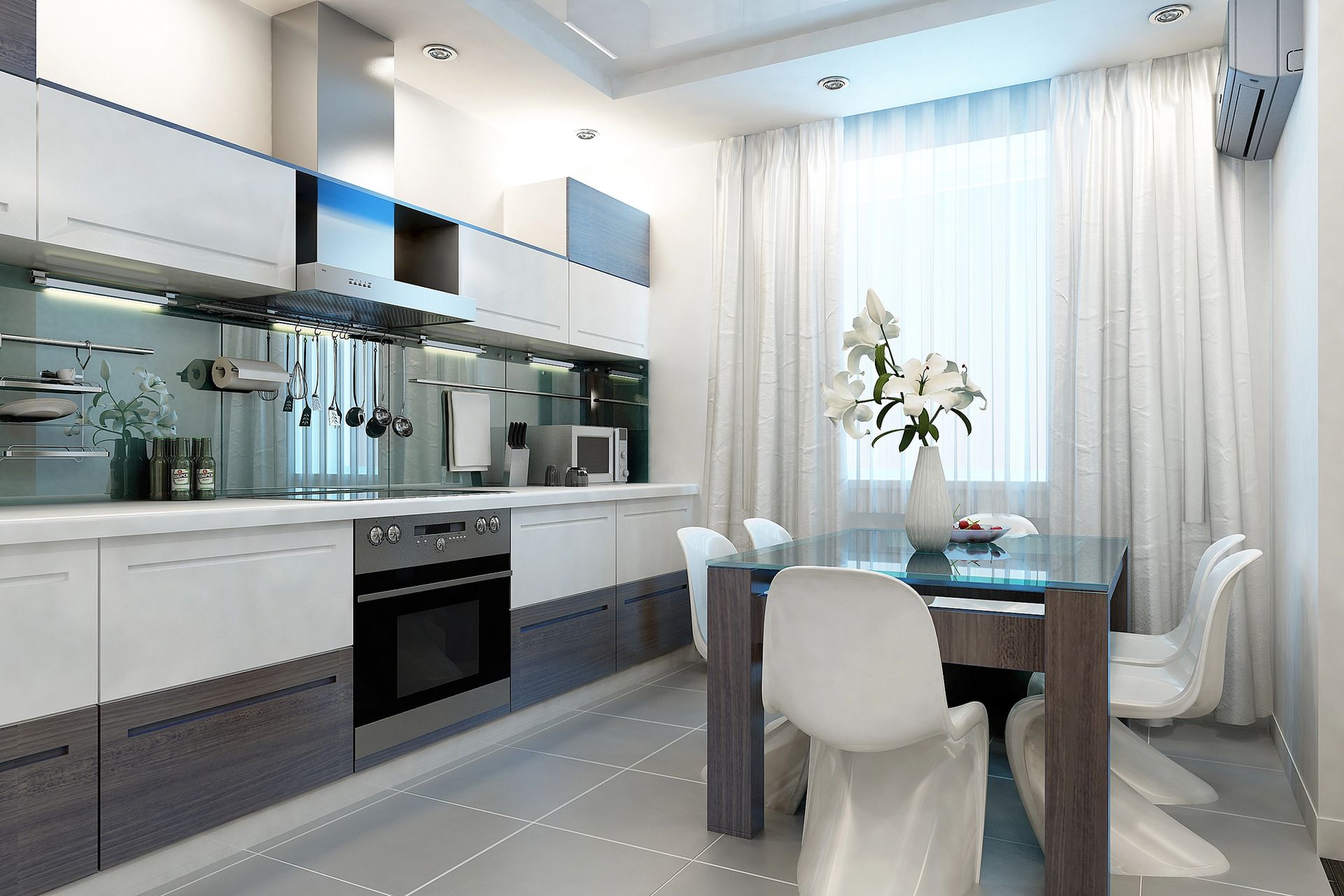 Cucina moderna con mobili bianchi e grigio scuro, forno in acciaio inox e tavolo da pranzo con sedie bianche accanto a una finestra.
