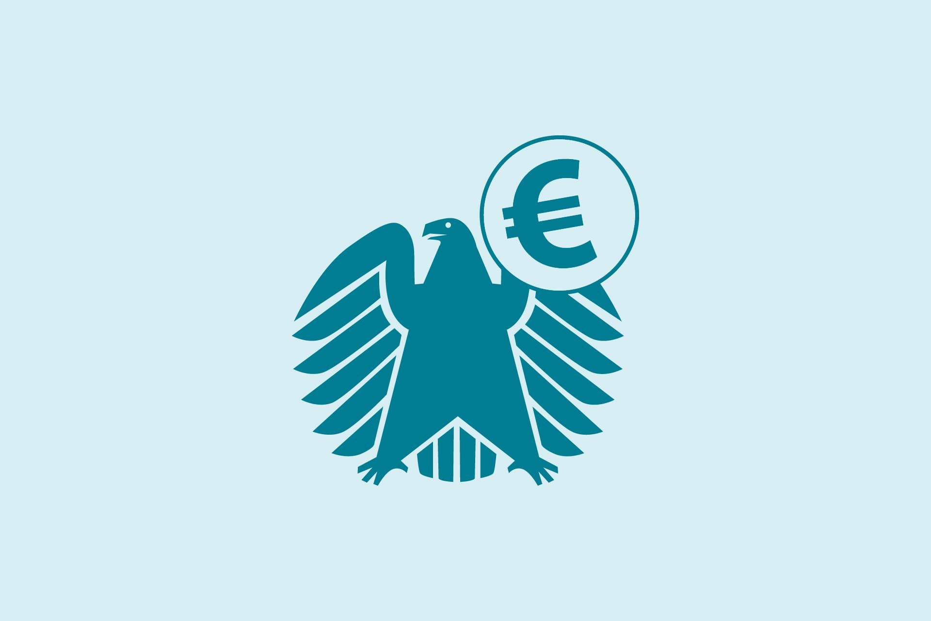 Logo mit einem türkisfarbenen Adler und darüber einem Euro-Symbol in einem Kreis auf hellblauem Hintergrund
