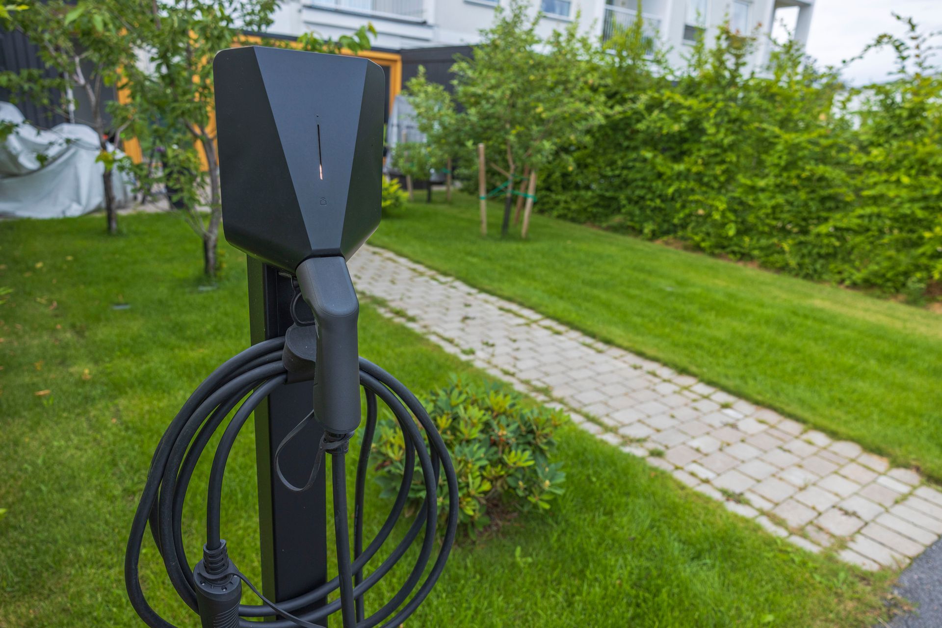 Sähköautojen latausasemien asennukset