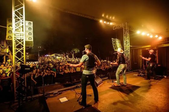 Playing bass with Jon Wolfe at Stubbs BBQ in Austin, TX