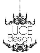Logo “LUCE design” in bianco e nero con elaborati ornamenti simili a lampadari sopra e sotto