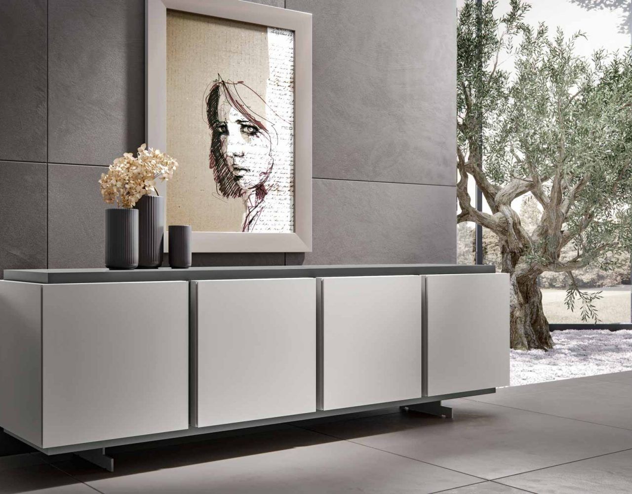Credenza moderna bianca con decorazioni nere e quadri incorniciati in un patio esterno minimalista.