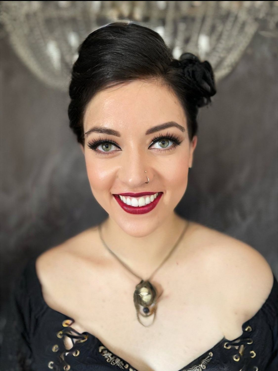 Frau hellbraune lange Haare