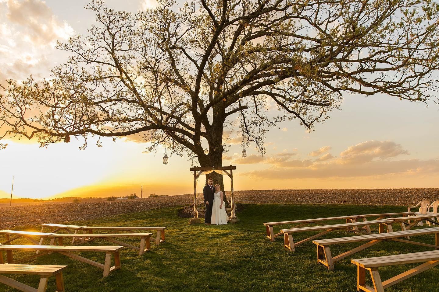 A wedding couple at Farmview Event Barn in Berlin Wisconsin