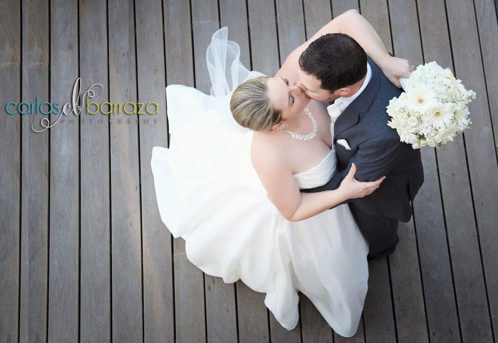 10 Tips for the Perfect Wedding Reception, couple first dance, couple kiss, engaging wedding reception

