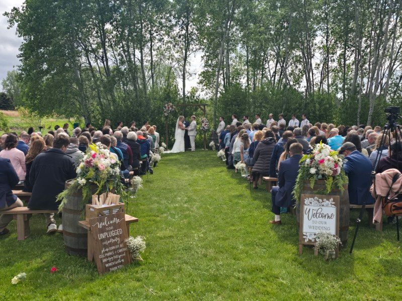 Rustic Poplar Creek Barn Wedding in Oshkosh | Hanah & Austin's Celebration