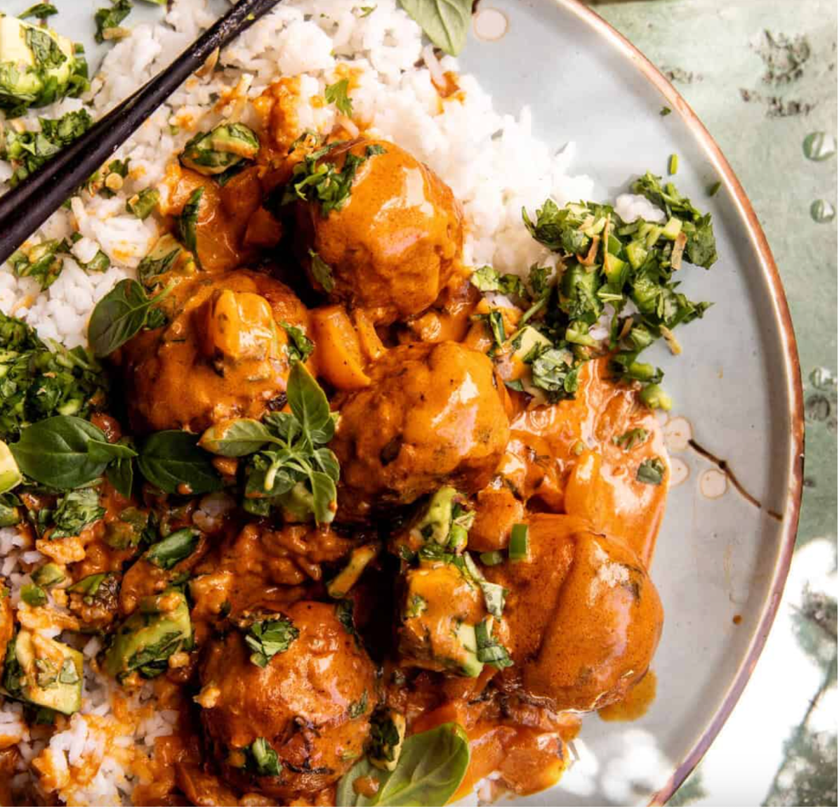 thai meatball curry