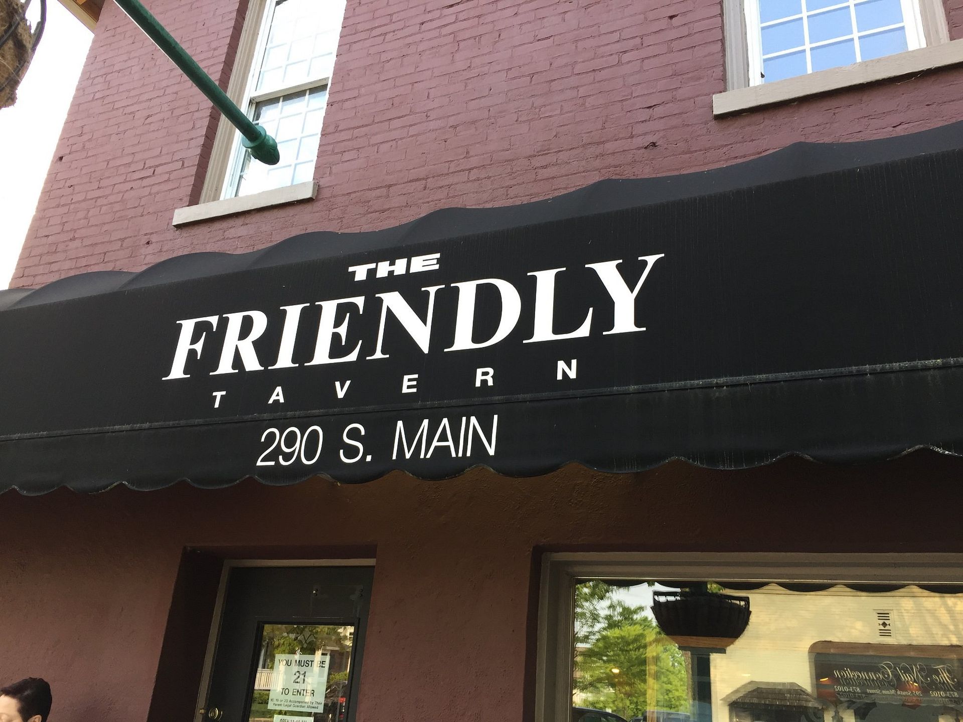 friendly tavern is a cute american restaurant in zionsville indiana