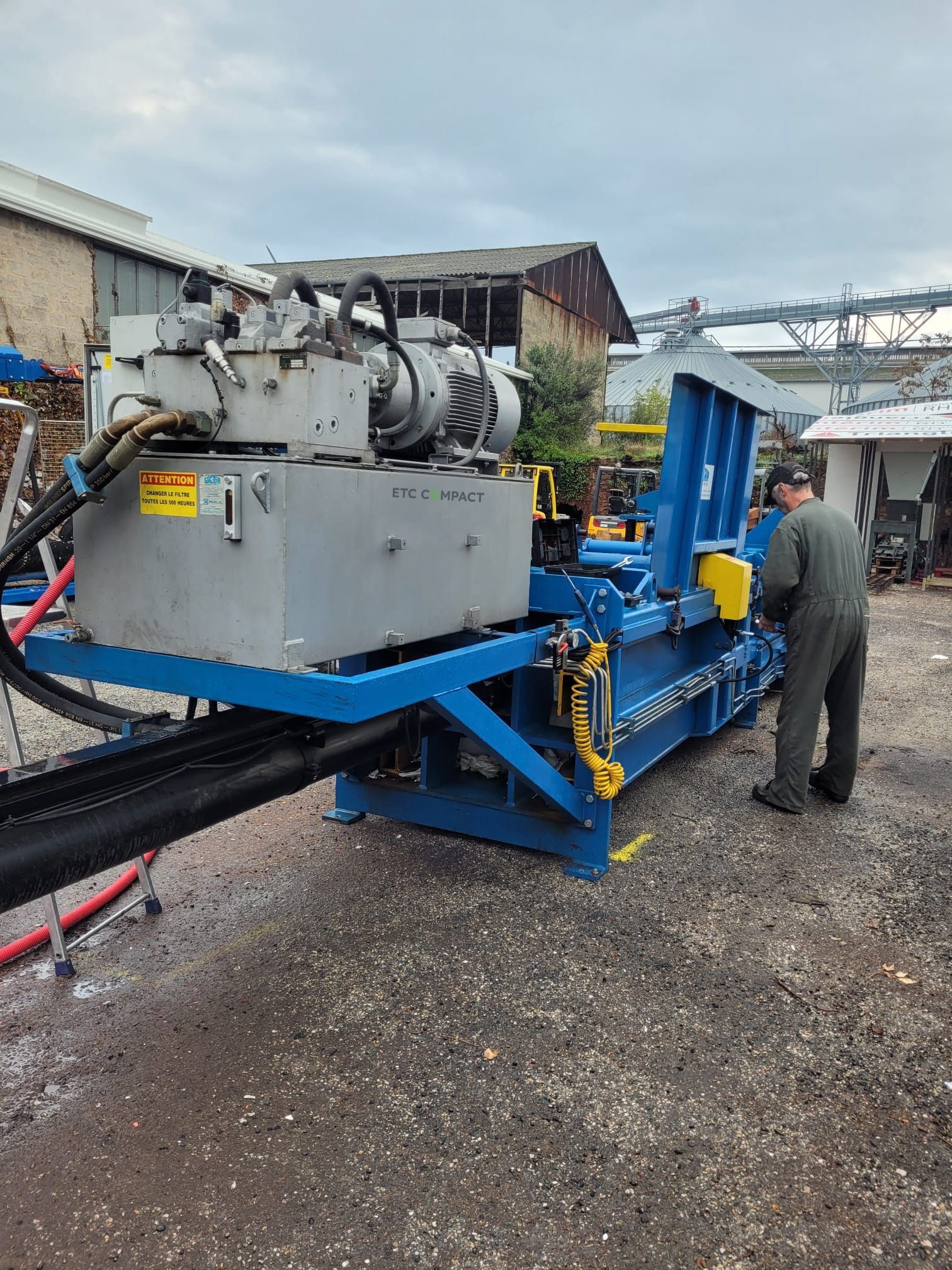 maintenance presse à balles horizontale ETC Compact
