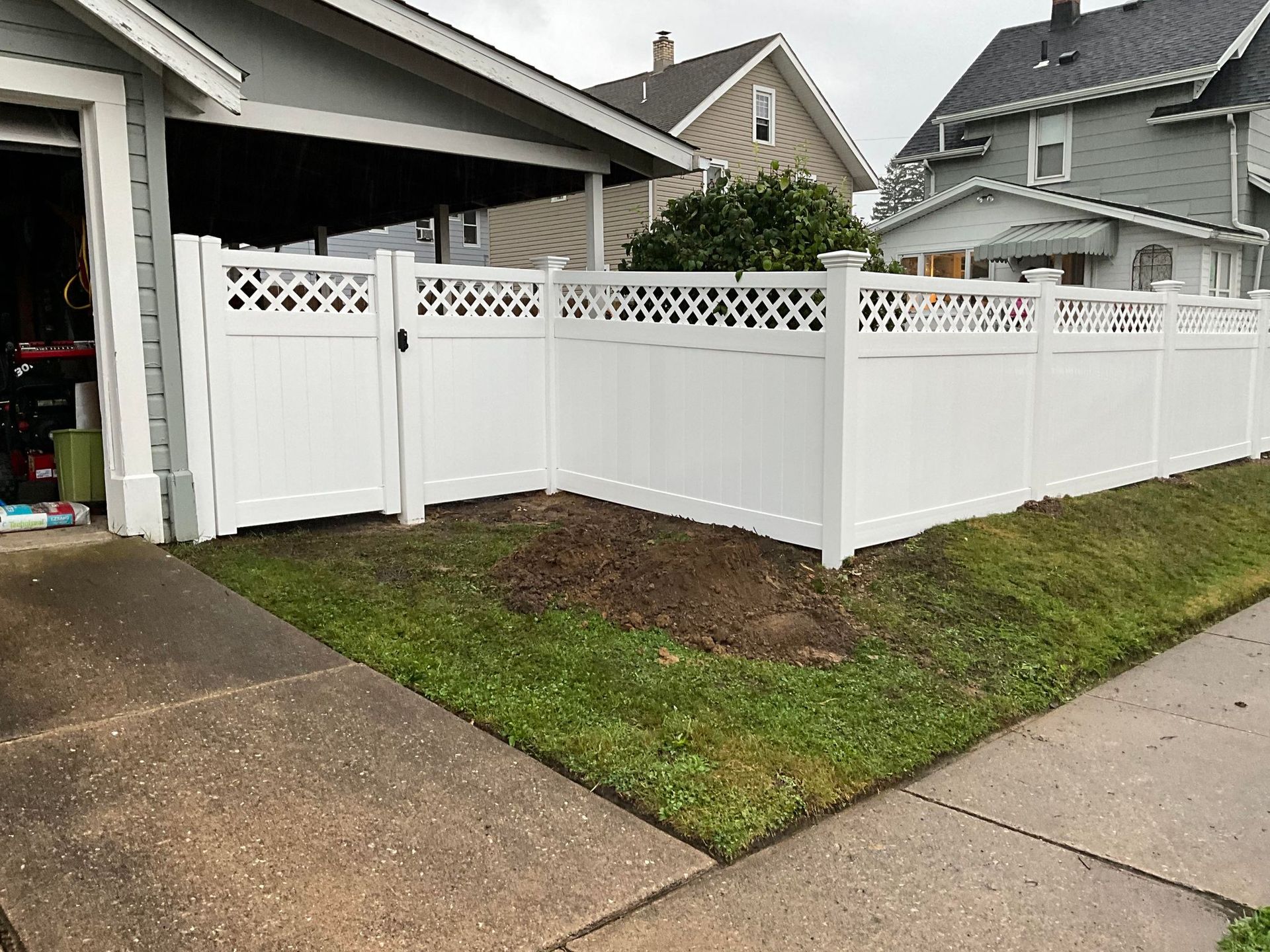 Fencing Builders Erie, PA Harbor Fence Co.