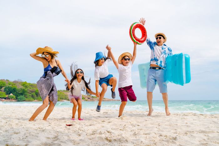 Happy Family At The Beach – W Palm Beach FL – Group Dental Palm Beaches Happy Family At The Beach – W Palm Beach FL – Group Dental Palm Beaches