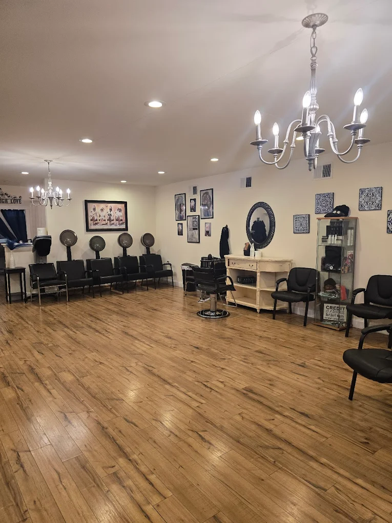 About Tracy J's Hair Extraordinaire in Blauvelt, NY About Tracy J's Hair Extraordinaire in Blauvelt, NY