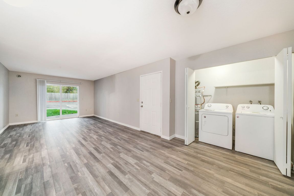 Laundry In-Unit