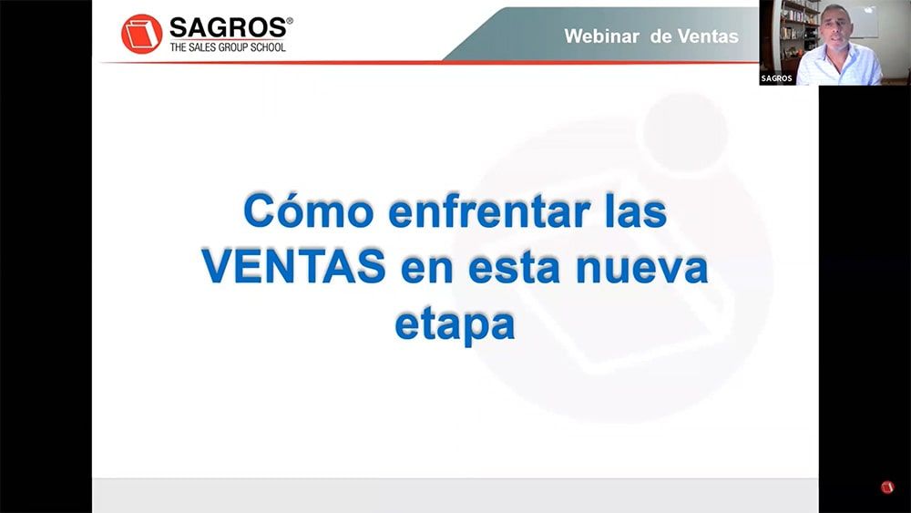 Un hombre está dando una presentación en español en una pantalla de computadora.