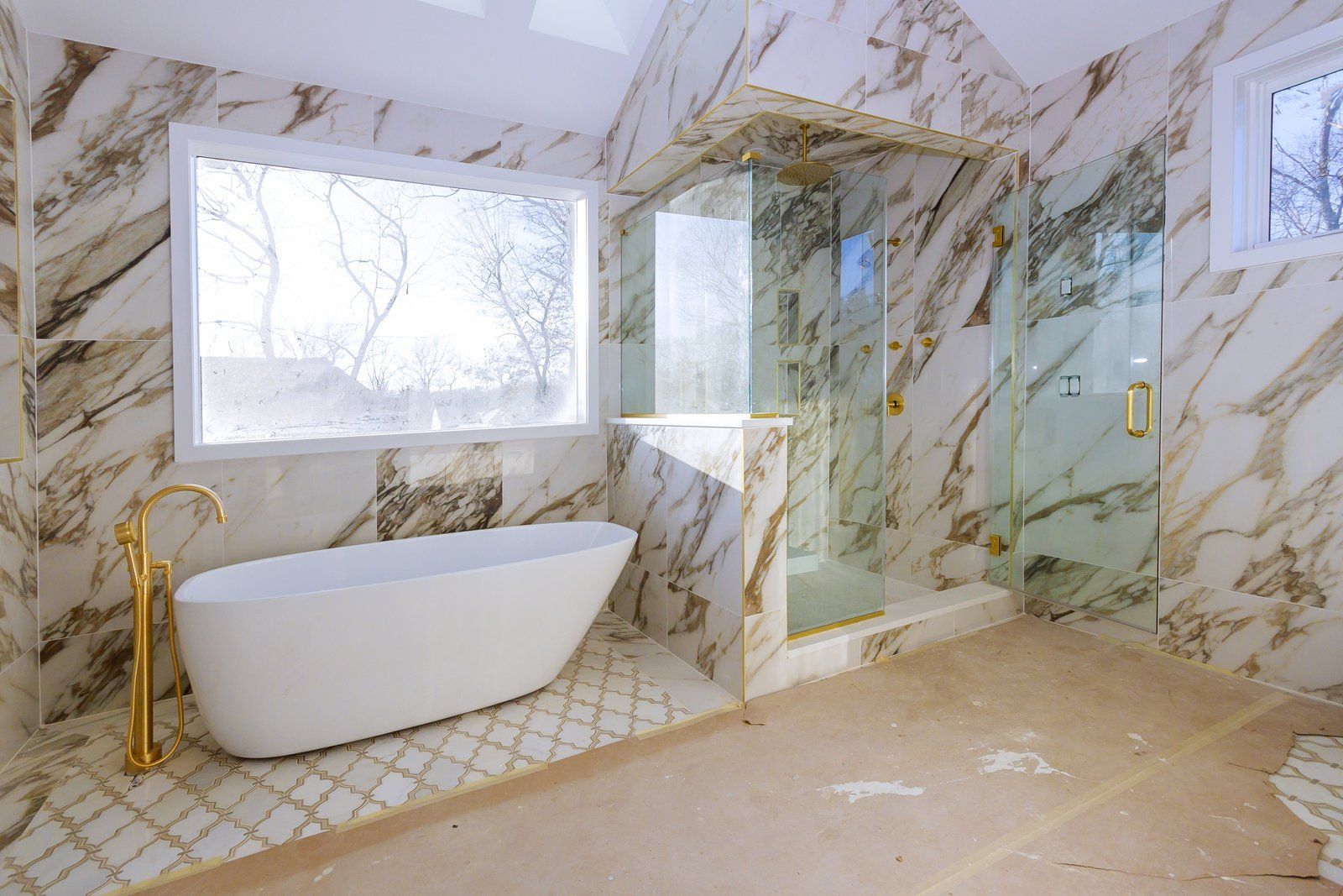 a nice cozy bathroom
