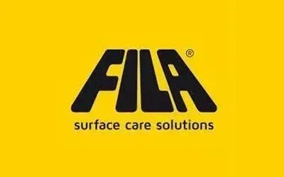 Logo FILA nero su sfondo giallo, testo 