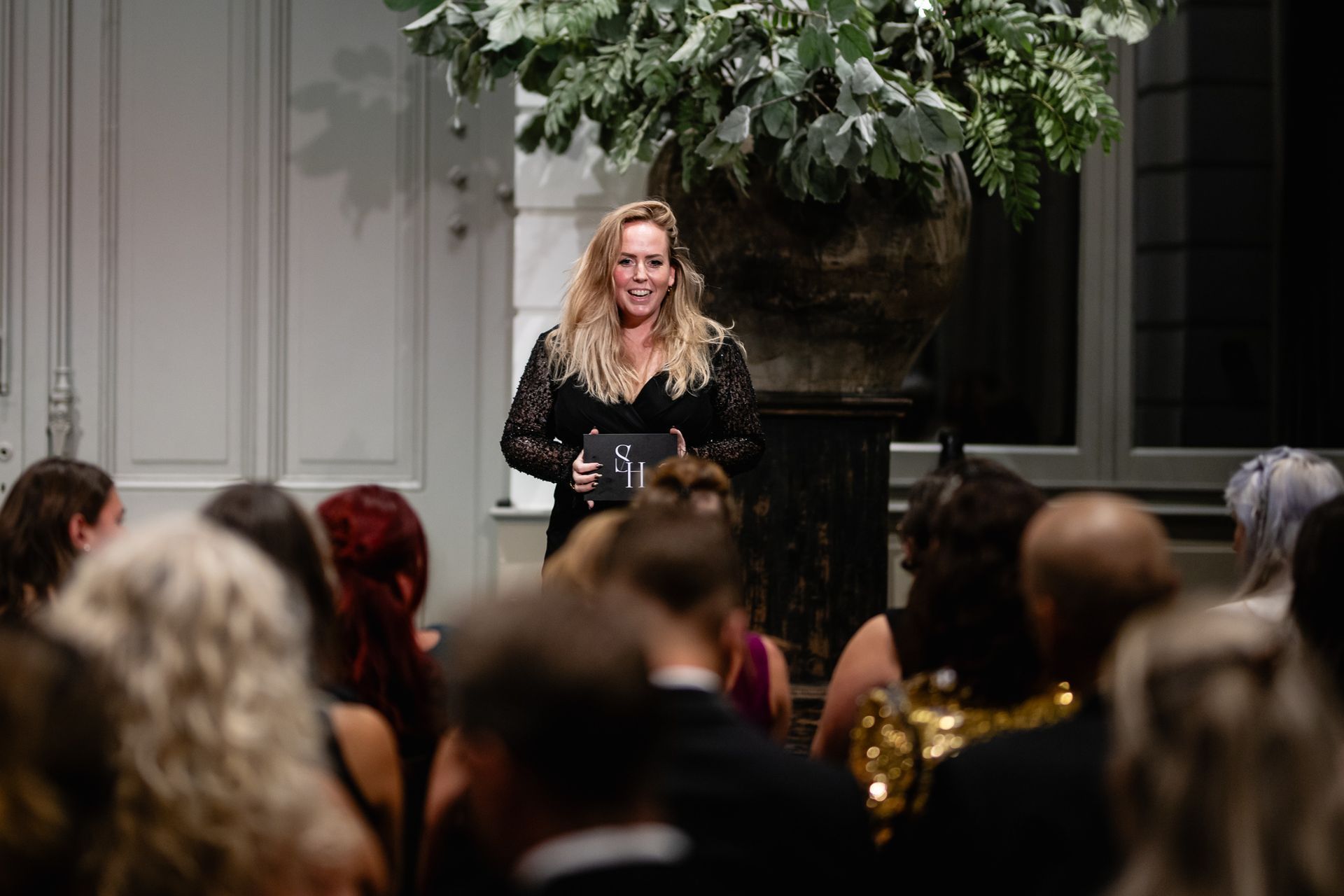 Sabine v.d Hulst Devoted network the masked event