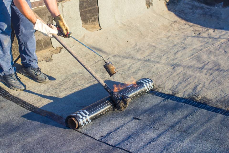 Rubber roofing installation