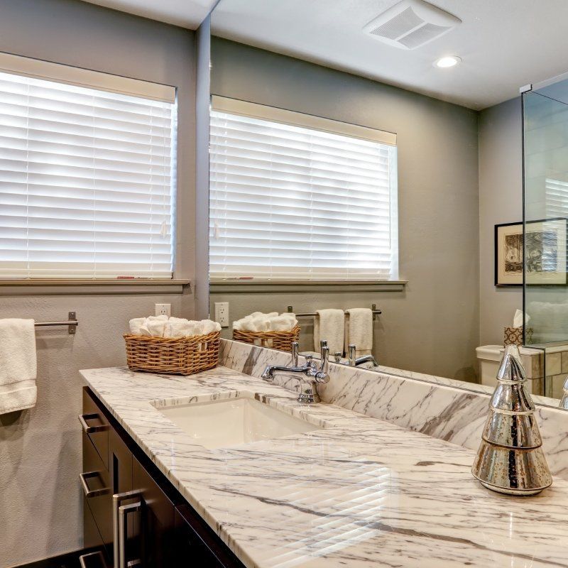 rivestimento lavabo in marmo
