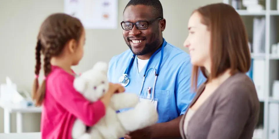 Doctor with Mon and Daughter – Chester, SC – Mante Pediatrics Doctor with Mon and Daughter – Chester, SC – Mante Pediatrics