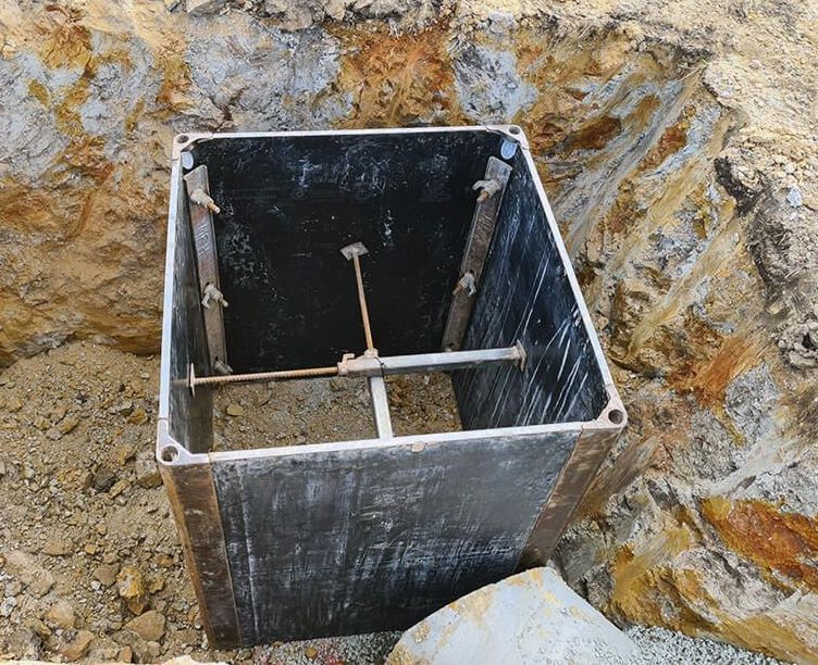 Gully pit hire with brace