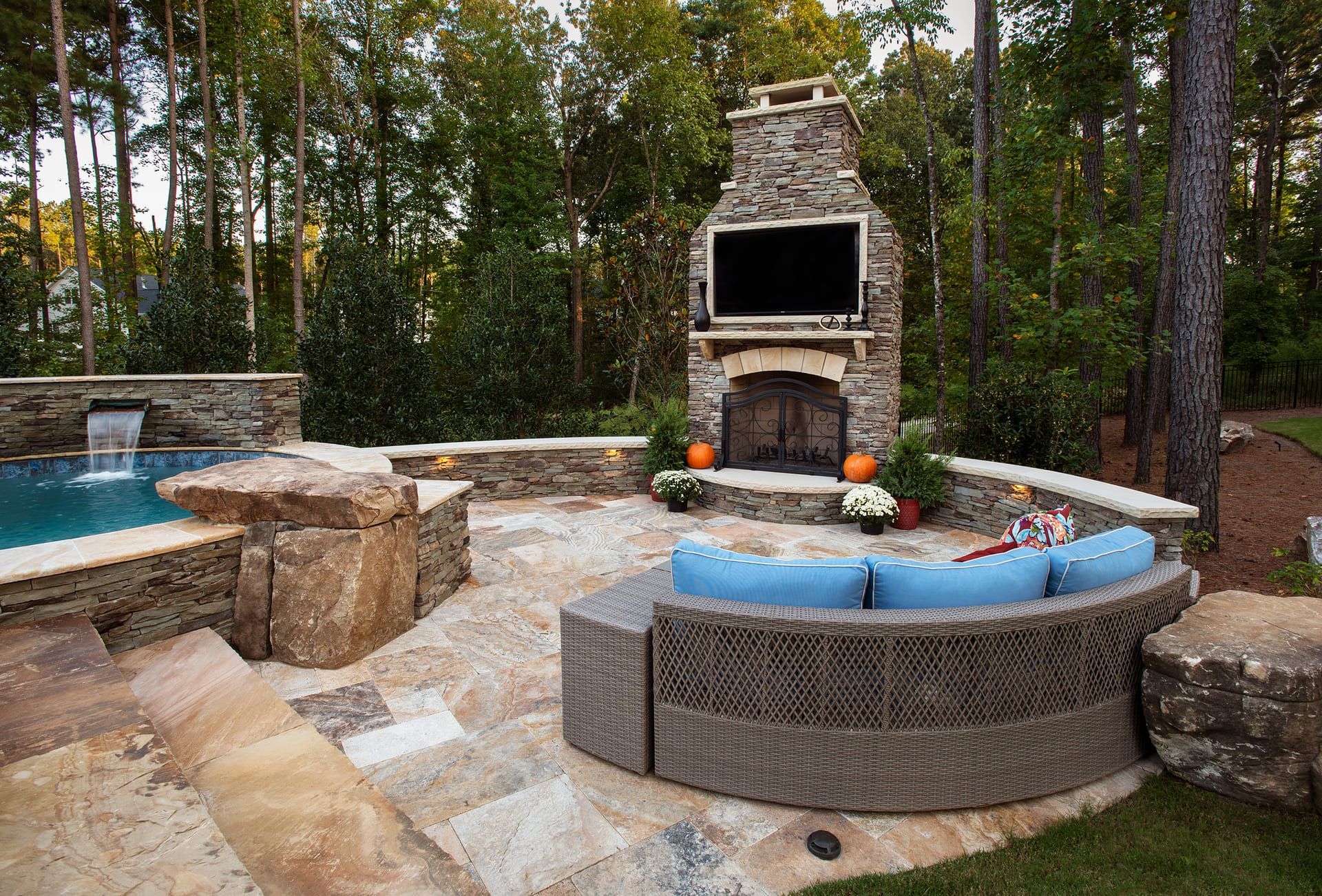 Outdoor Living Space 13