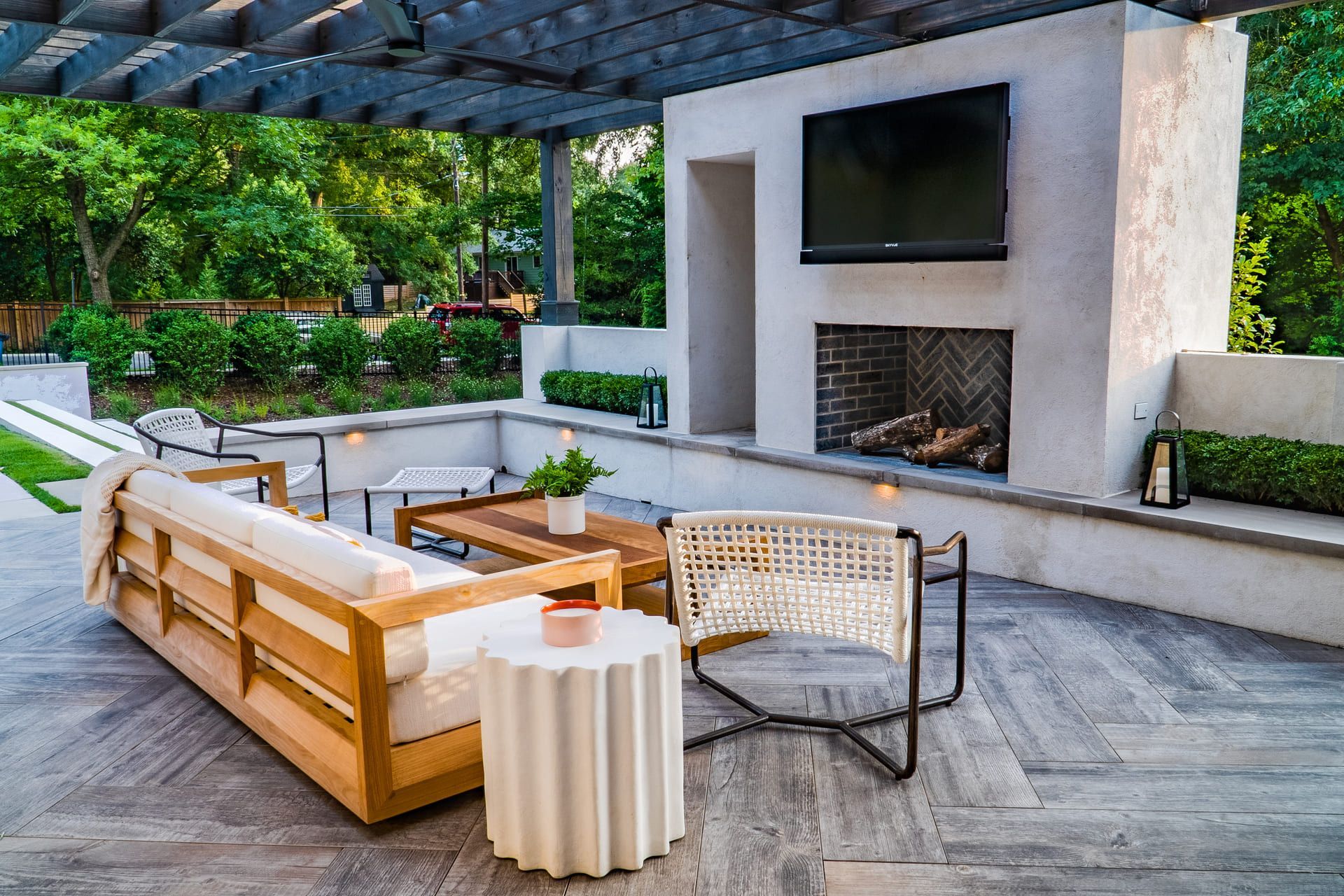 Outdoor Living Space 22