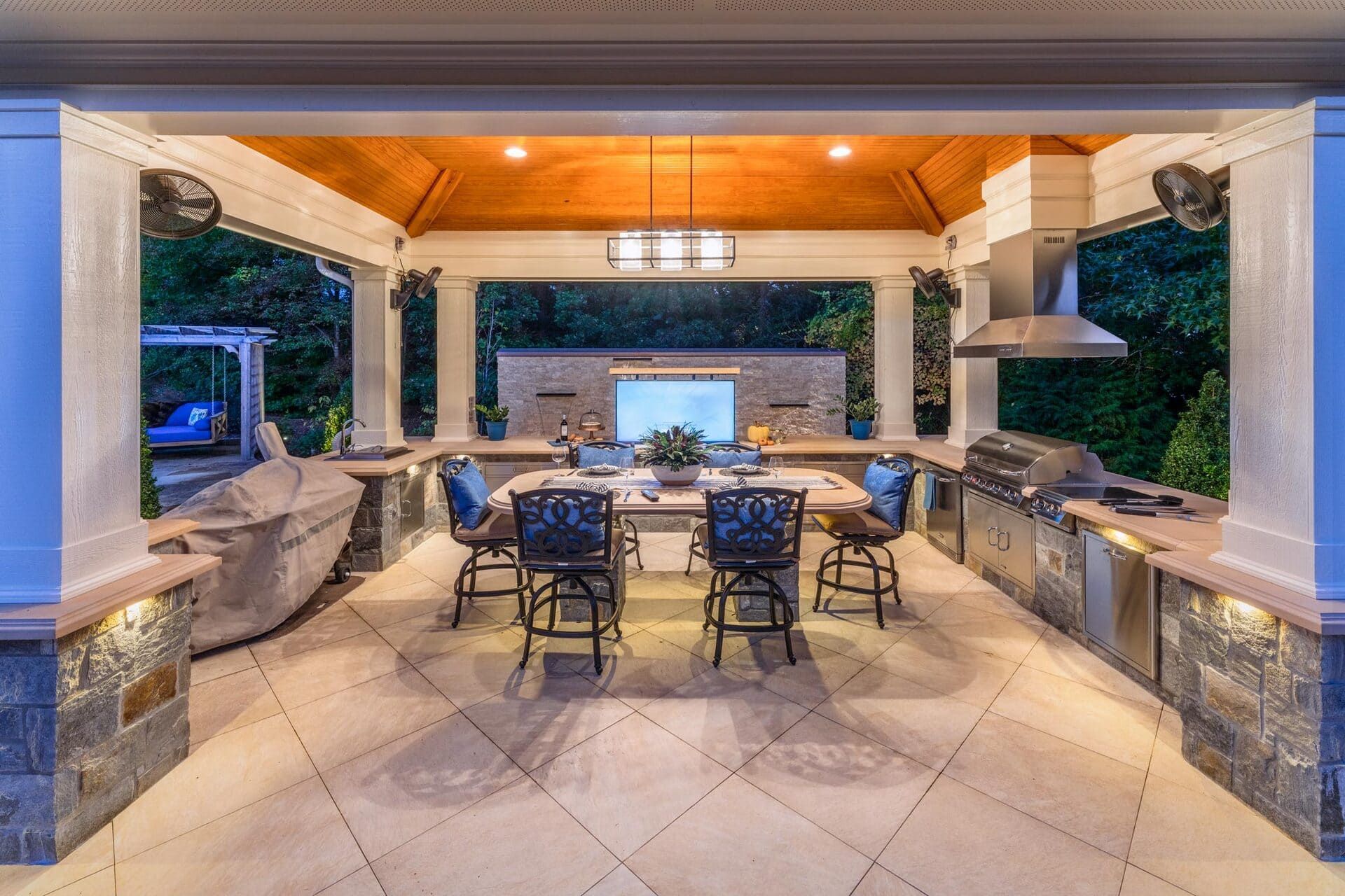 Outdoor Living Space 64