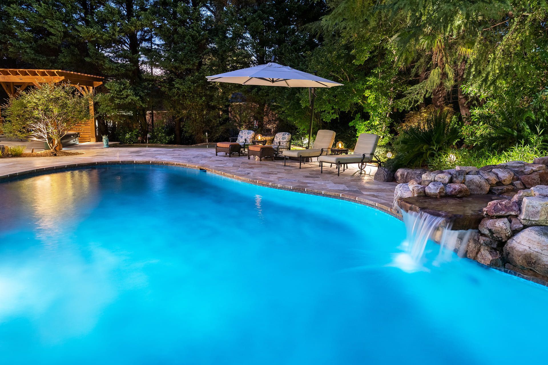 Pools & Spas 77