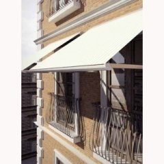 tenda a caduta sul balcone