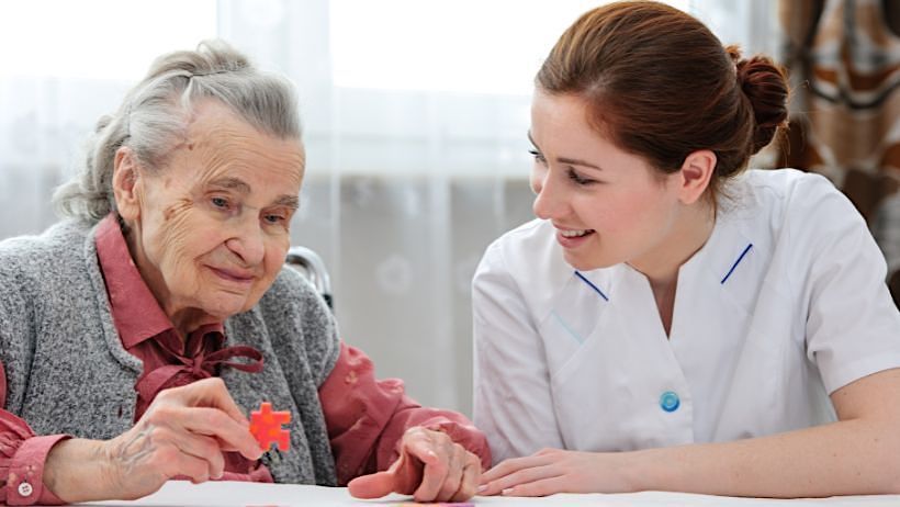 9 Tips for Communicating with Someone with Dementia