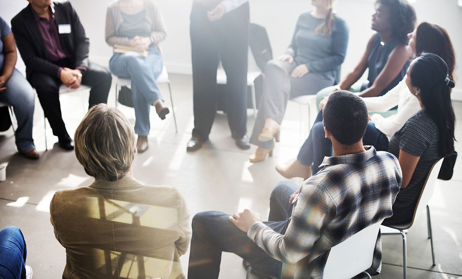 5 Things to Know to Find the Best Caregiver Support Group for You