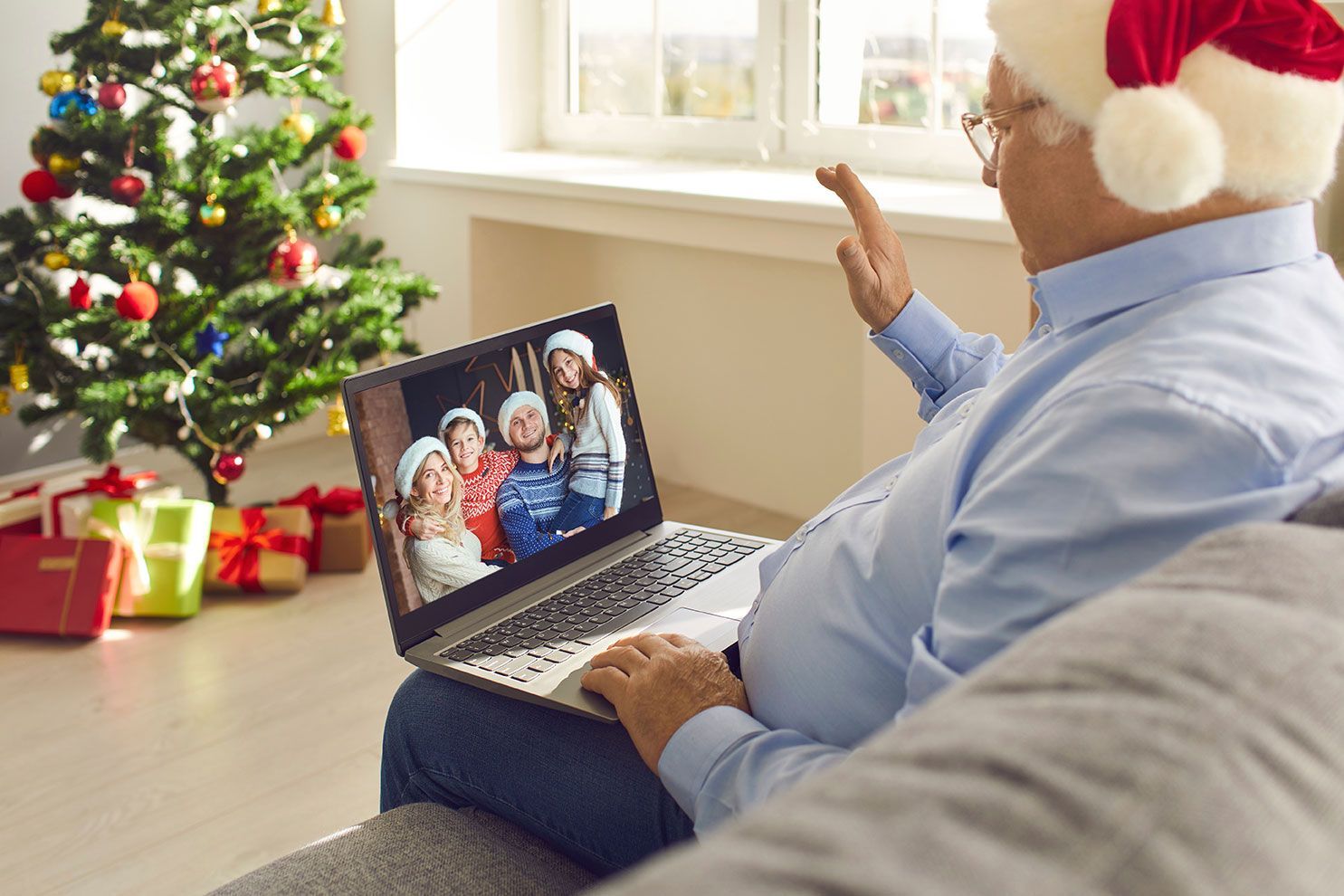 Celebrate the Holidays with Elder Loved Ones Safely in Light of COVID-19