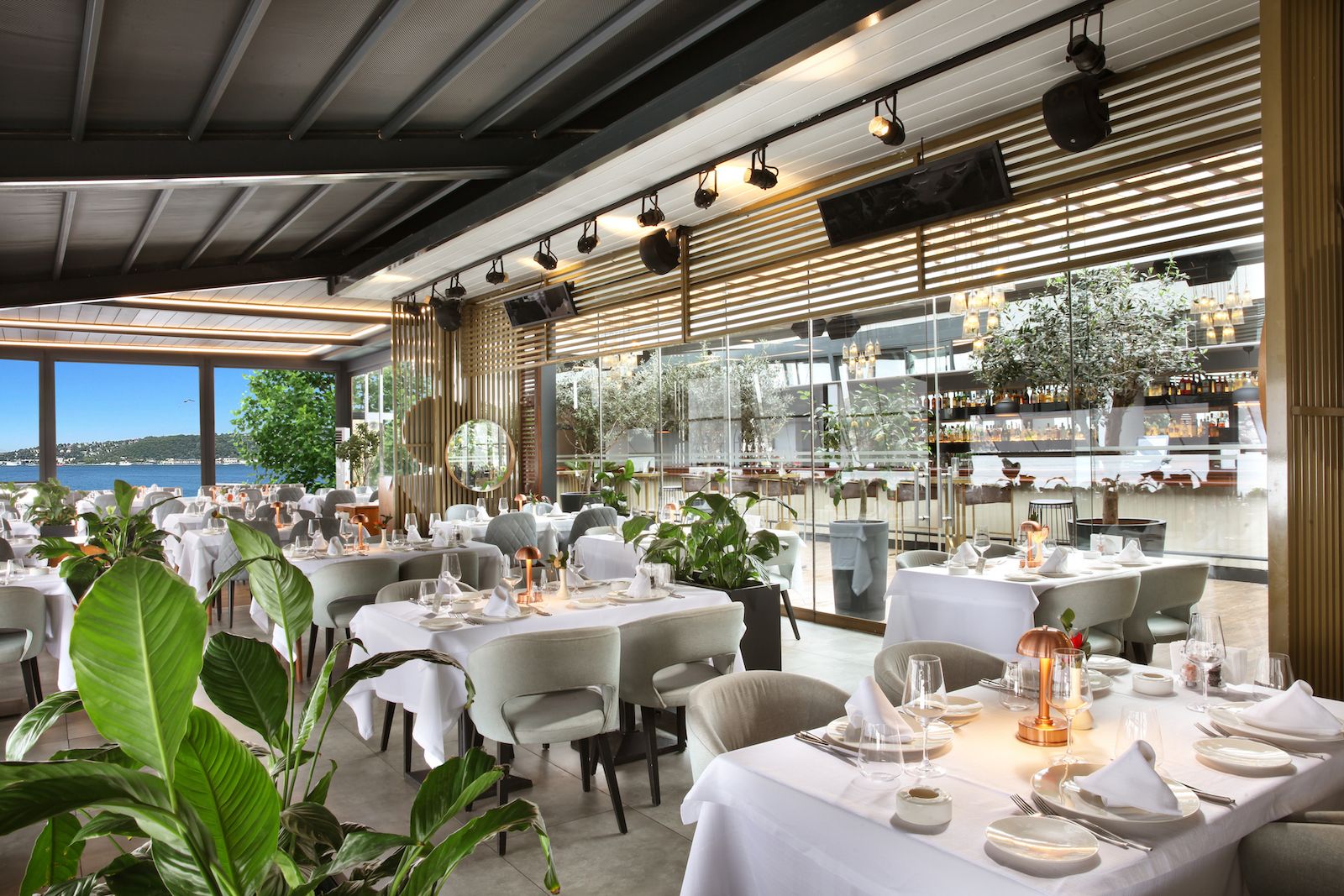 Del Mare Restaurant