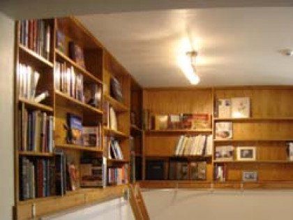 A library with lots of books on the shelves