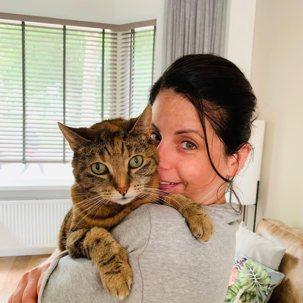 hold my paw - Wij redden honden en katten in nood uit Turkije en geven ze een tweede kans op een liefdevol leven in Nederland.