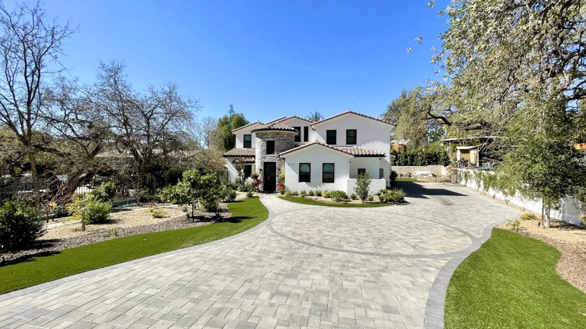 Concrete driveway replacement completed for residential home in Thousand Oaks