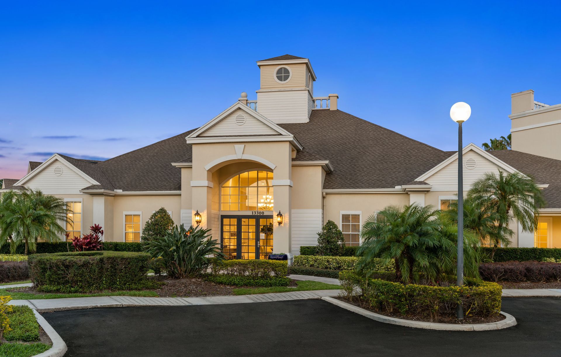 Leasing Office Building Exterior View at Burano Hunter's Creek Apartment